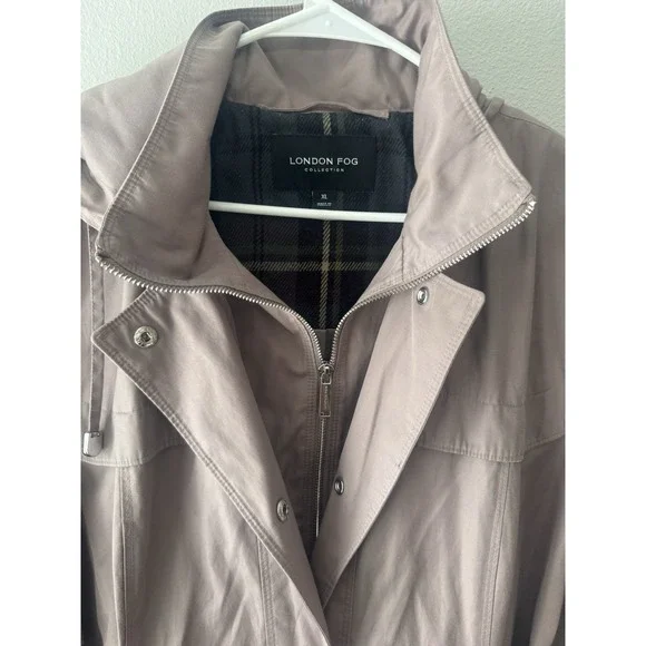 London Fog Tower Women's Trench Coat Jacket Size X-Large Rose Gold Belted - Picture 7 of 14